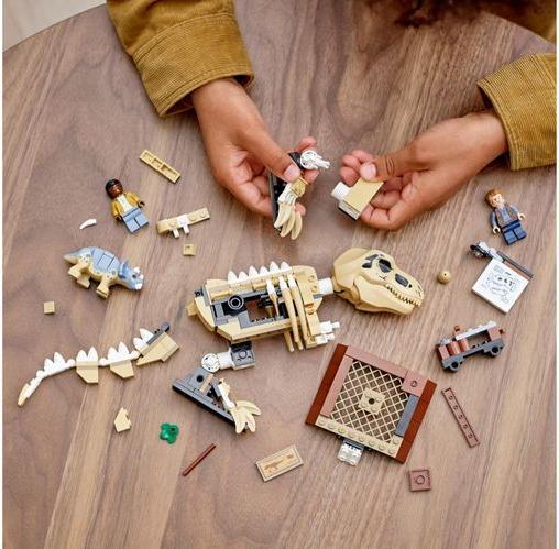 Productafbeelding LEGO T. Rex skelet in de fossielen tentoonstelling (76940, LEGO Jurassic World)