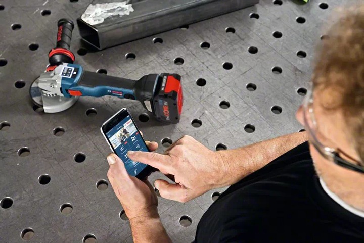 Actual product image Bosch Professional GWS 18V-10 SC (2xPC5.5Ah. L-BOXX) (125 mm)