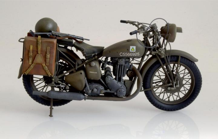 Produktbild Tamiya 1:9 Triumph