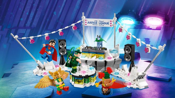 Image du produit LEGO La fête d'anniversaire de la Justice League (70919, LEGO DC)