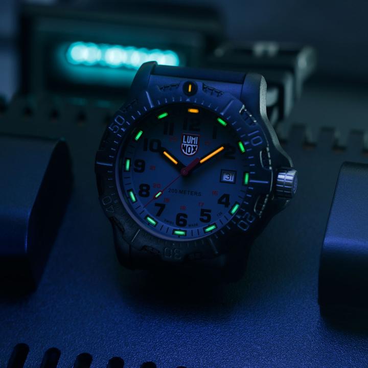 Actual product image Luminox Ops 8880 (Analogue wristwatch, Diving watch, Swiss made, 45 mm)