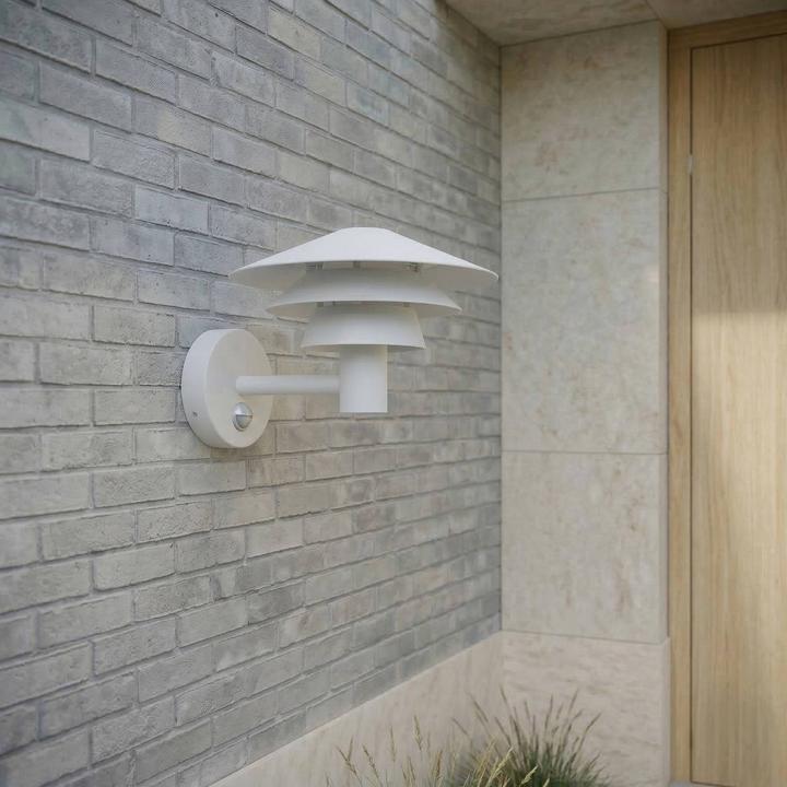 Produktbild Lucande LED-Aussenwandleuchte Montaro, weiss, IP54, Sensor (IP54)