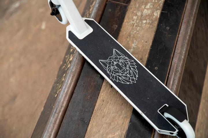 Actual product image Chilli Archie Cole