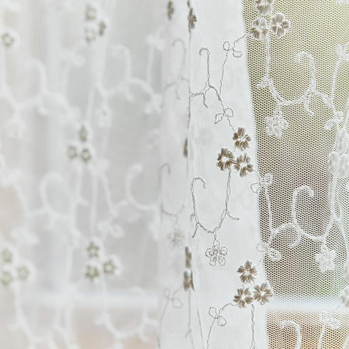 Produktbild Loberon Scheibengardine Auradé weiss (85 x 140 cm)