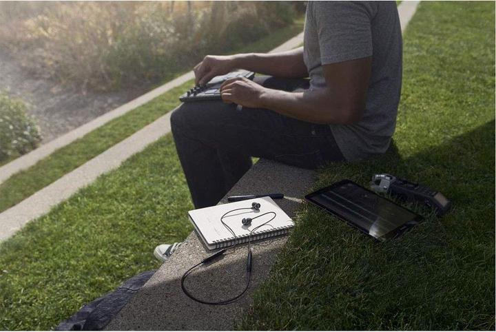 Actual product image AKG Y100 (8 h, Wireless)
