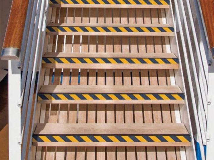 Produktbild Perel Anti-Rutsch-Band 5cm x 5m - Schwarz/Gelb (50 mm)