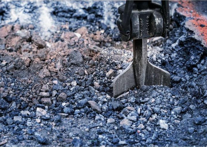 Produktbild Bosch Professional Zubehör PRO HEX 28-4C Spatmeissel, gerundet, 135 x 400 mm (135 mm)