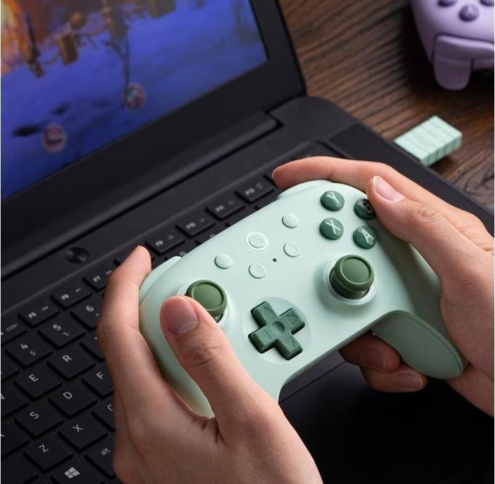 Actual product image 8bitdo Ultimate 2C Wireless (green, for Windows & Android) (PC, Android)