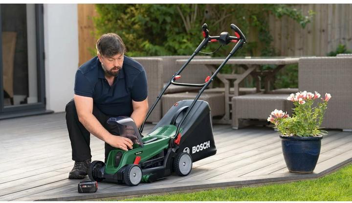 Image du produit Bosch Home & Garden UniversalRotak 2x18V-37-550 (Fonctionnement sur batterie)