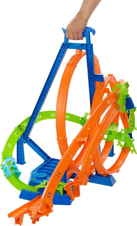 Actual product image Hot Wheels Epic Crash Dash SIOC Track Set