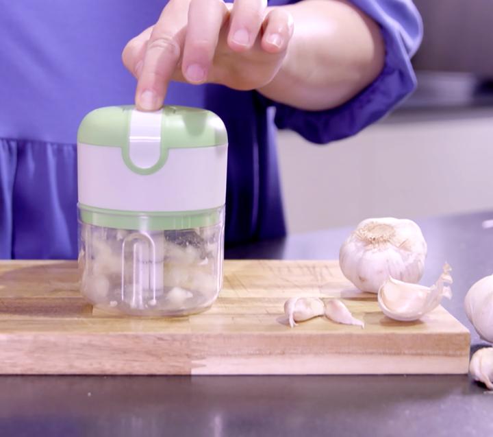 Actual product image Livington 3 Seconds Chopper (1133.57 ml, 37 W)