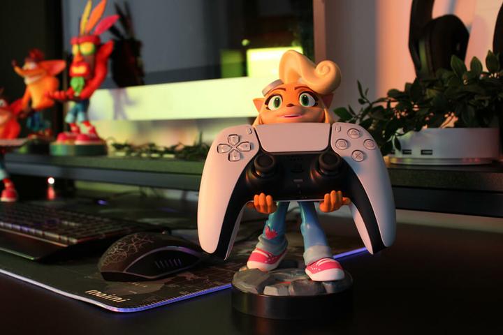 Actual product image Exquisite Gaming Crash Bandicoot: Coco - Cable Guy (20 cm) (Xbox 360, Mac, PS4, Switch, PS5, Xbox One S, PC, Xbox Series X)