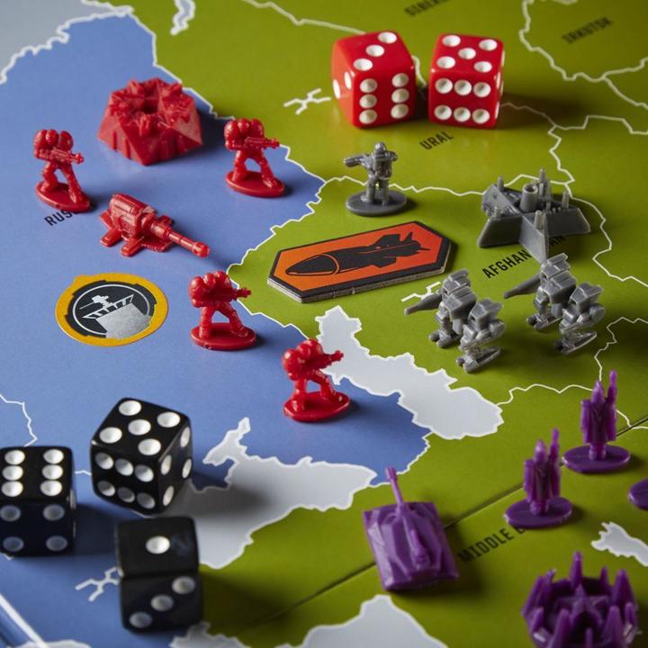 Produktbild Hasbro Spanisches Brettspiel Risk Legacy (Spanisch, 3 - 5 Spieler)