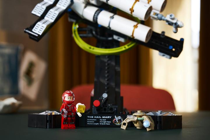 Actual product image LEGO Icons 11389 Operation Ave Maria (11389, LEGO Icons)