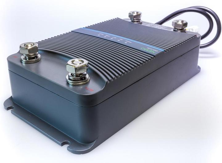 Actual product image Swaytronic 2 in1 charge booster 30/30A - B2B and MPPT