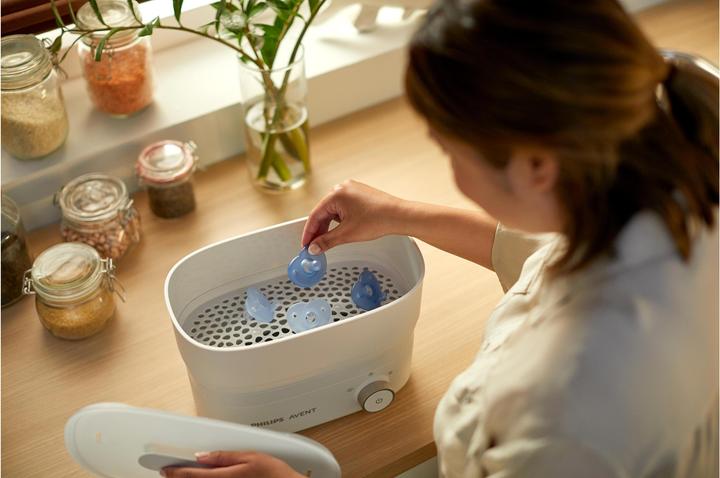 Actual product image Philips Avent Curved Soothie (2 x, up to 6 M.)