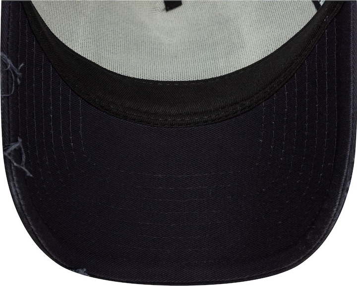 Produktbild New Era Distress Vintage Mesh Trucker Cap - BRAND PATCH (One Size)