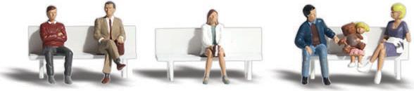 Bachmann Trains N Busreisende an der Haltestelle