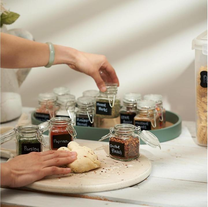 Image du produit Oak & Steel Pots à épices avec couvercle 12 pièces (Différentes épices)