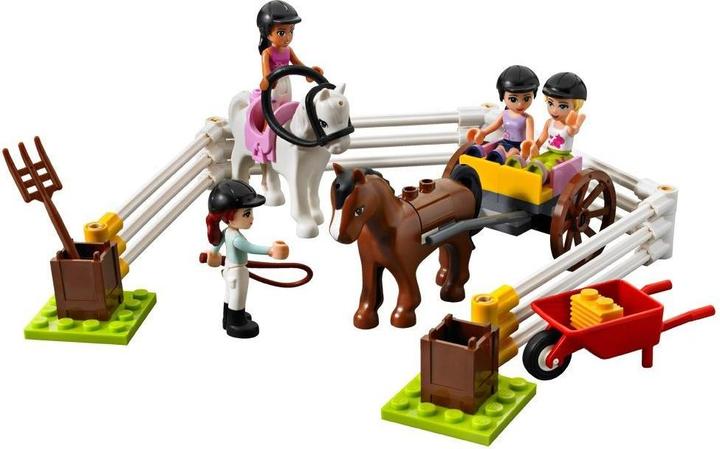 Actual product image LEGO Friends Large Riding School (3185, LEGO Friends)