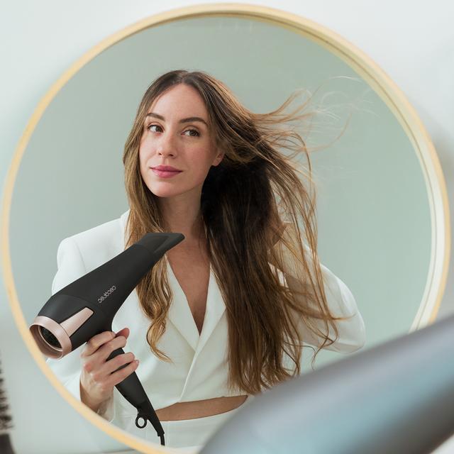 Immagine prodotto Cecotec Bamba IoniCare Elegance Asciugacapelli 2400W con motore a corrente alternata e tecnologia agli ioni (2400 W)