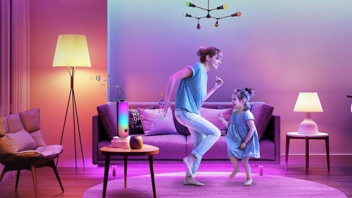 Produktbild Technaxx MusicMan Portable Bluetooth Speaker with RGB Disco Lights, FM Radio, USB & MicroSD Playback, 1800mAh (4 h)