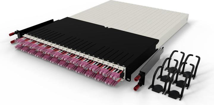 Actual product image PATCHBOX one / 30RU / MM LC - SC, OM4, duplex, 1.8 m