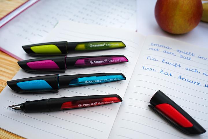 Image du produit STABILO Stylo scolaire EASYbuddy avec plume standard (Citron vert, Vert, 1 x)