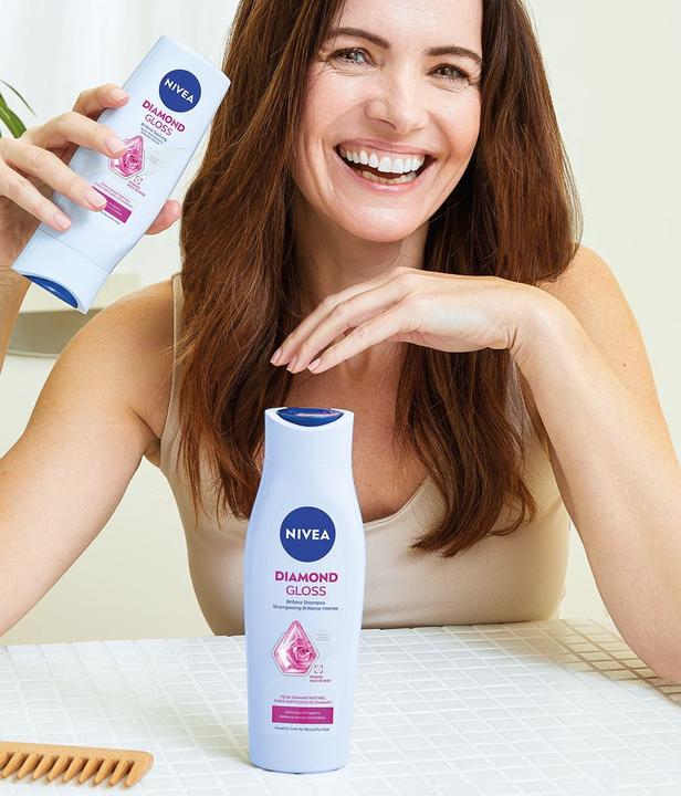 Actual product image NIVEA Diamond Gloss Shampoo Fl 250 ml (250 ml, Liquid shampoo)