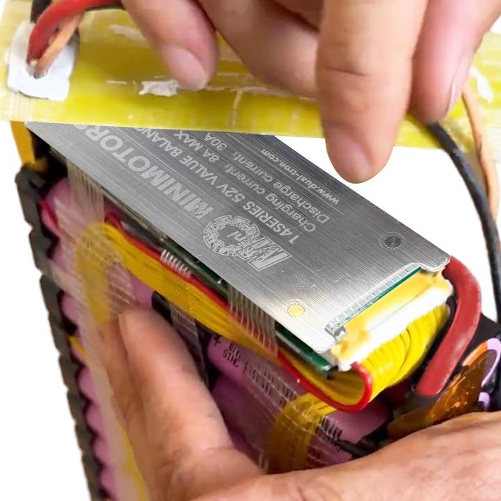 Actual product image Mini Motor BMS V2 52V