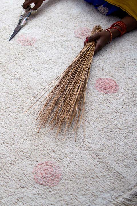 Produktbild Lorena Canals Teppich Hippy Dots (160 x 160 cm)