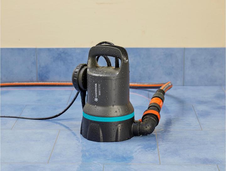 Immagine prodotto Gardena Pompa sommergibile per acque chiare 9000 (Pompa per acqua pulita, Pompa a barile di pioggia)