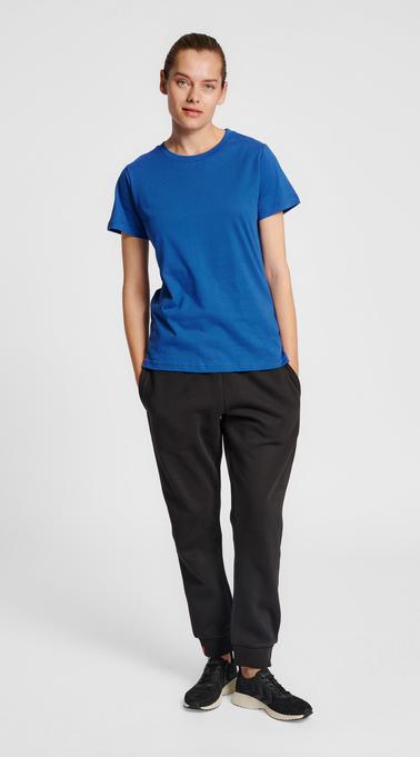 Actual product image hummel Hmlred Basic T-Shirt S/S Woman (S)
