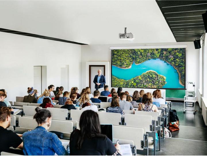 Actual product image Viewsonic LS740HD (Full HD, 5000 lm, 1.47:1)