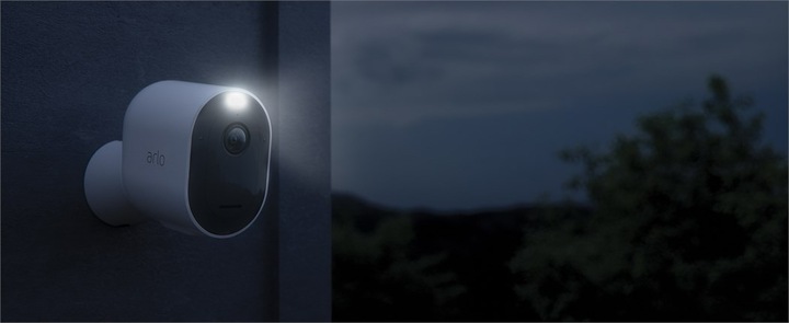 Actual product image Arlo Pro 3 Spotlight, kit 2 cameras white (2560 x 1440 Pixels)