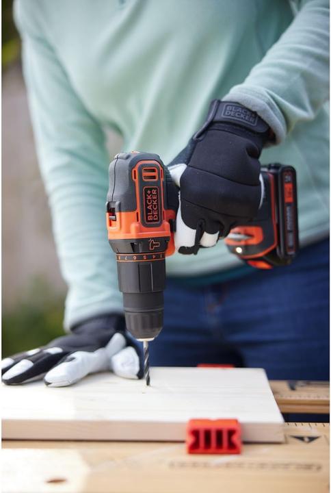 Image du produit Black & Decker BDCHD18BOA, 2 piles & 160 pcs. Ensemble d'accessoires