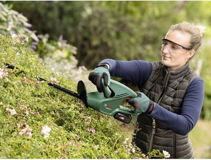 Produktbild Bosch Home & Garden EasyHedgeCut 18V-44-11 (Akkubetrieb)