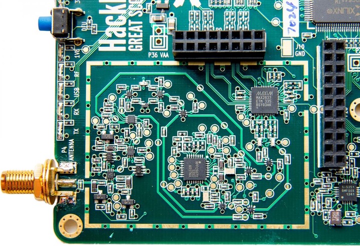 Actual product image NooElec HackRF One