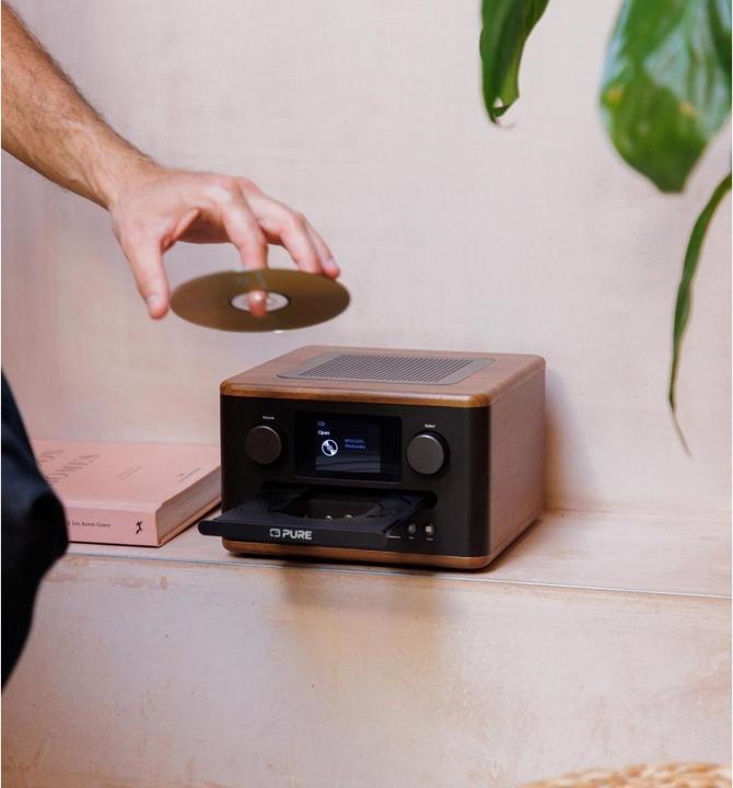 Actual product image Pure Classic C-D4 Coffee Brown/Walnut EU/UK (FM, Web radio, DAB+, Wi-Fi, Bluetooth)
