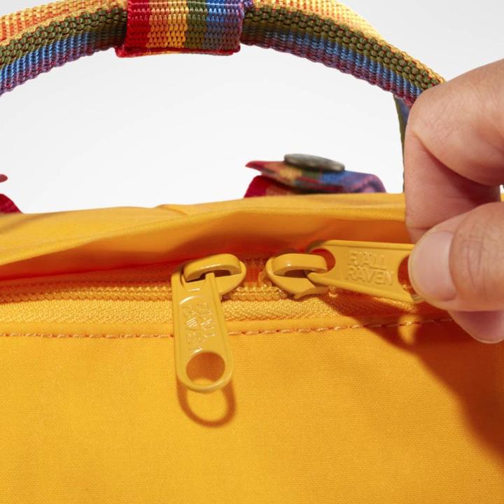 Actual product image Fjällräven Kanken Rainbow (16 l)