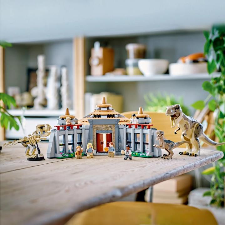 Image du produit LEGO Attaque du T. rex et du raptor sur le centre des visiteurs (76961, LEGO Jurassic World)