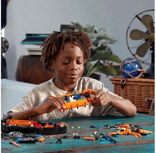 Actual product image LEGO Hovercraft for rescue operations (42120, LEGO Technic)