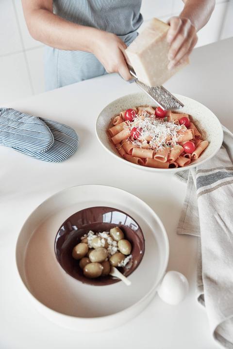 Immagine prodotto OYOY Living Guanto da cucina a righe in denim blu/bianco (Cotone biologico)