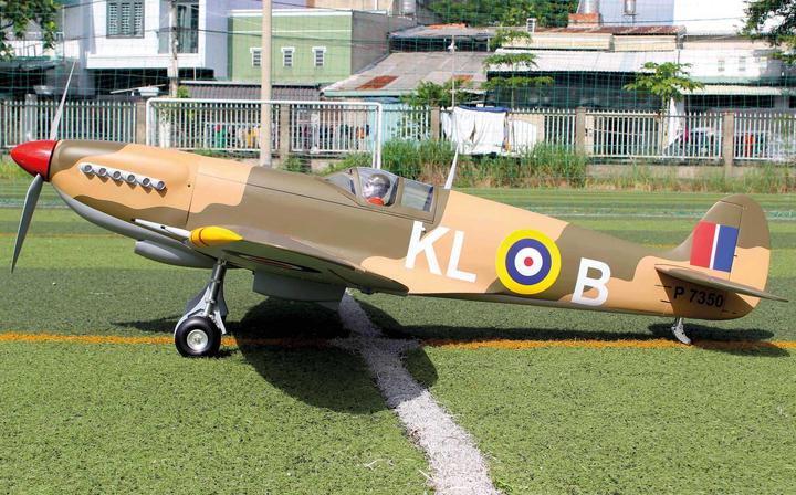 Actual product image Seagull Models SG-Models ) Spitfire Giant 86" 55cc WITHOUT retractable gear, matt finish, Warbird (Warbird)