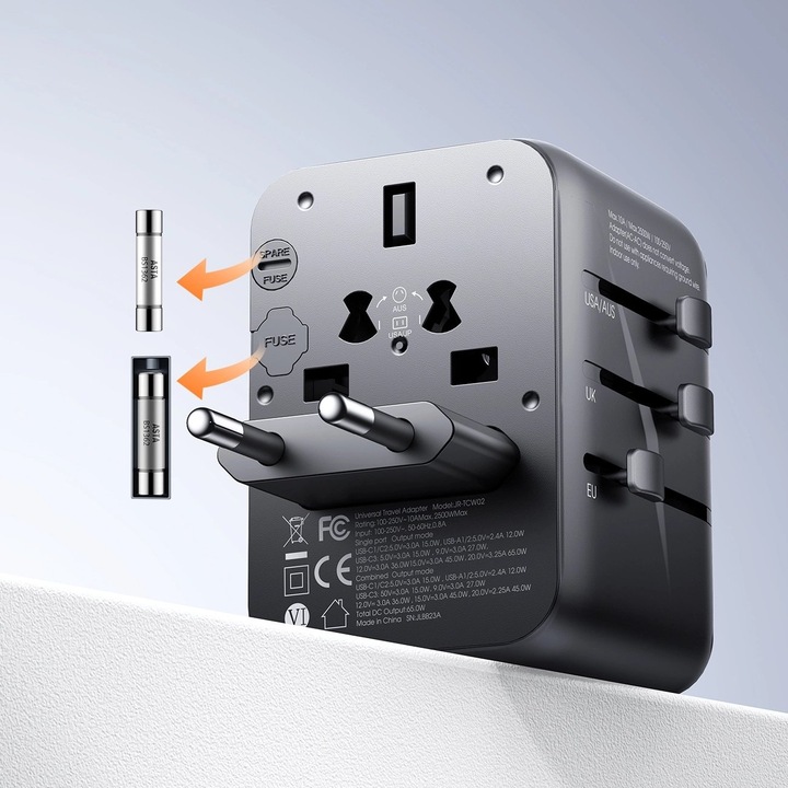Produktbild Joyroom 17W Travel Adapter Multifunction Type-C+3USB-A Power Charger Converter (17 W)
