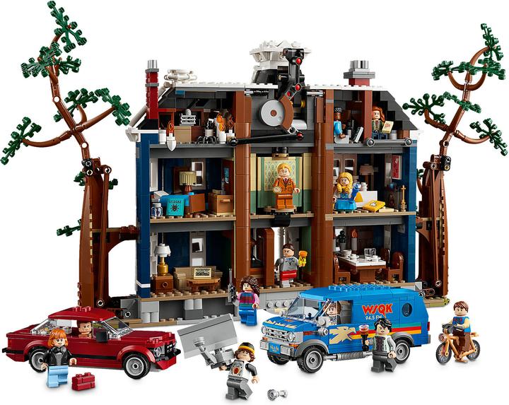 Actual product image LEGO Stranger Things: The Creel House (11370, LEGO Icons)