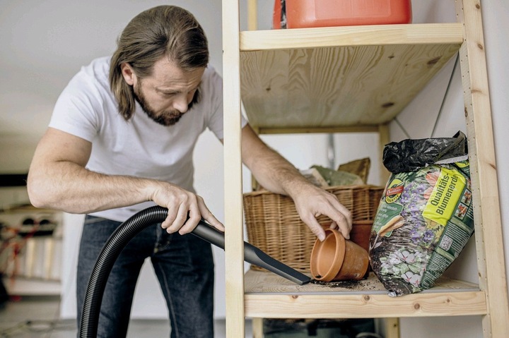 Actual product image Kärcher KWD 1 W V-12/2/18 (Wet dry vacuum cleaner)