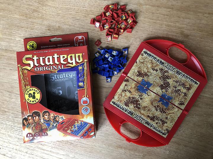 Actual product image Jumbo Stratego Travel (German, French, Italian)