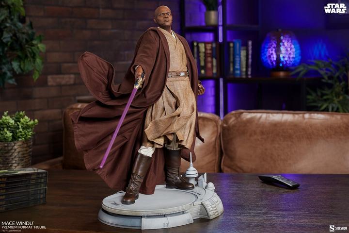 Actual product image Sideshow Star Wars Episode III statuette Premium Format Mace Windu 53 cm