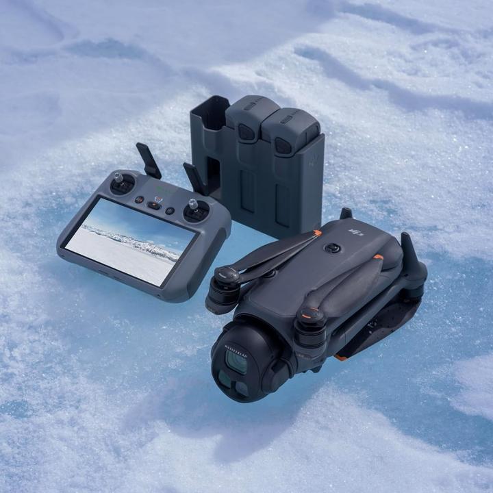 Produktbild DJI Mavic 4 Pro Fly More Combo (DJI RC 2) (51 min, 1063 g, 100 Mpx)